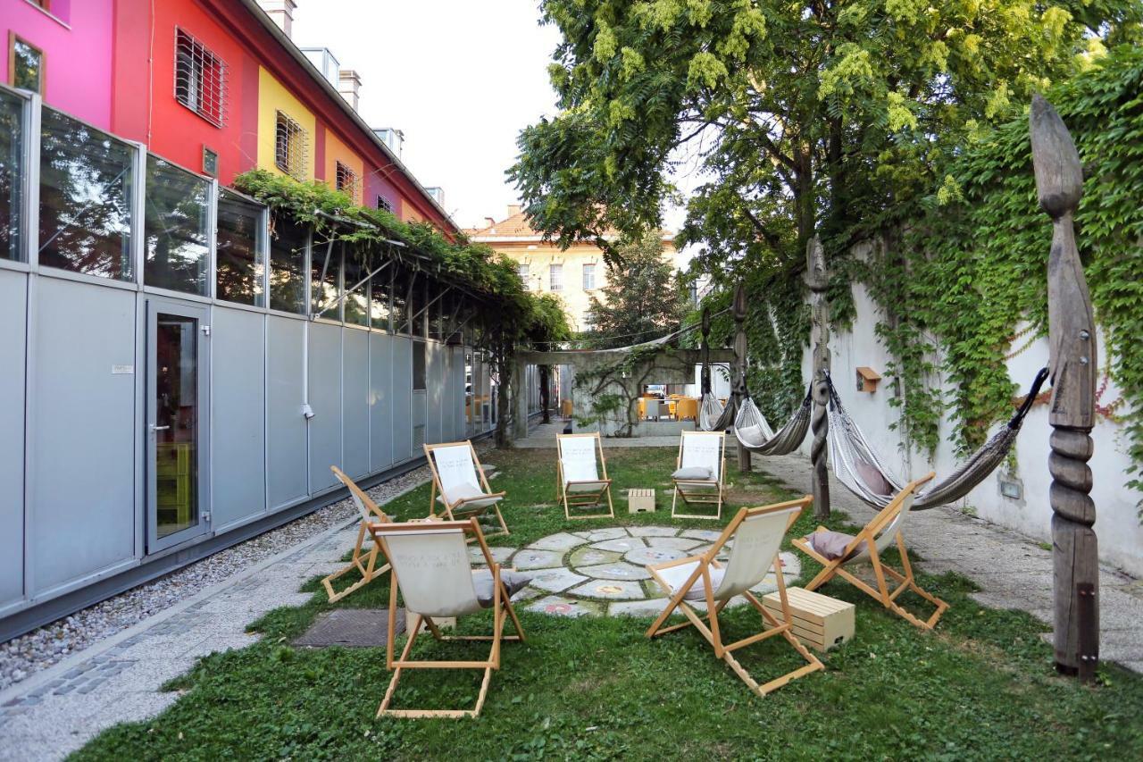 Celica Art Hostal *