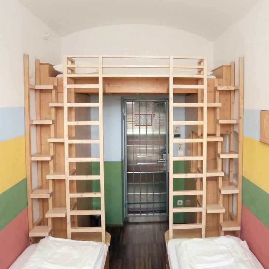 Celica Art Hostal *